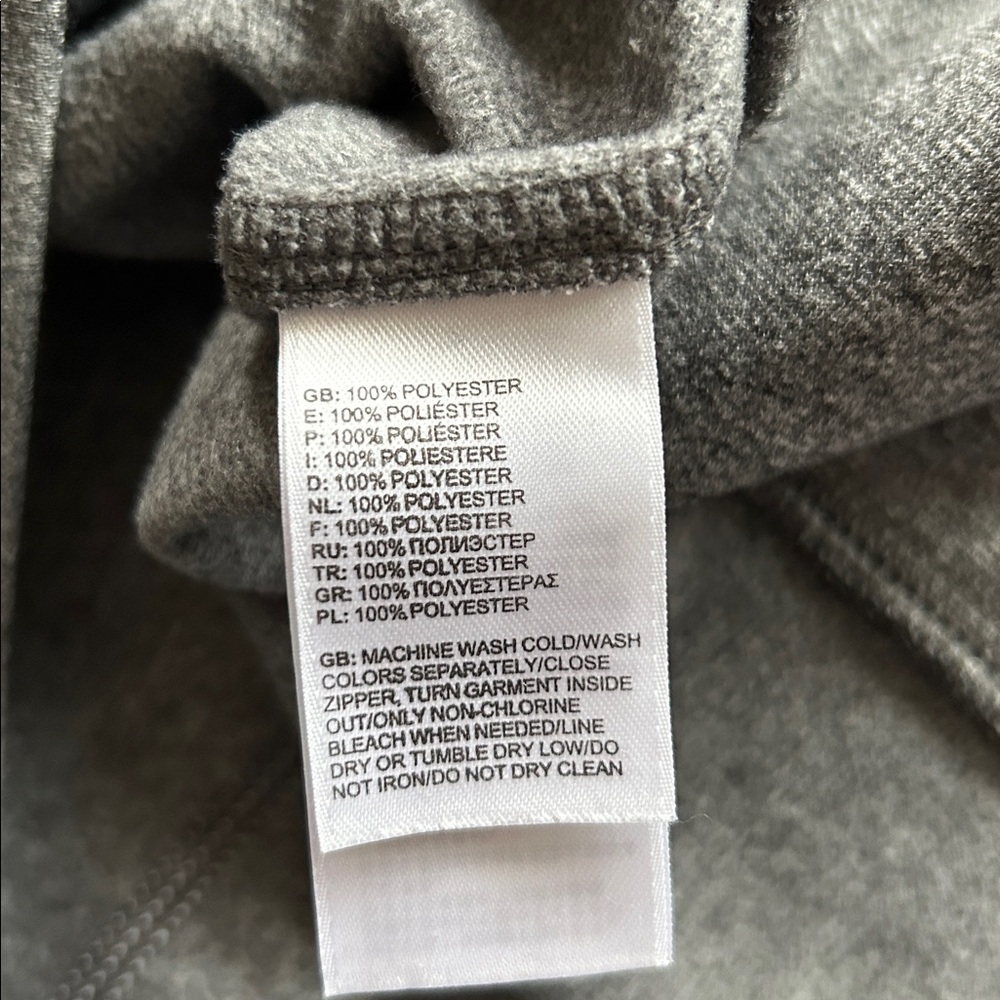 The north face sporty, casual, minimalist women’s hoodie size small petite​​​ - Picture 9 of 9